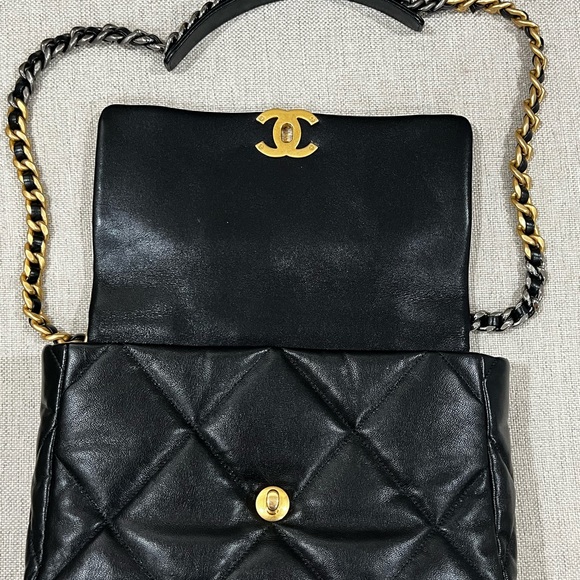 Chanel 19 goat large - Picture 3 of 7